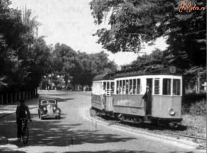 Маршрут длиною в 80 лет: первый рейс