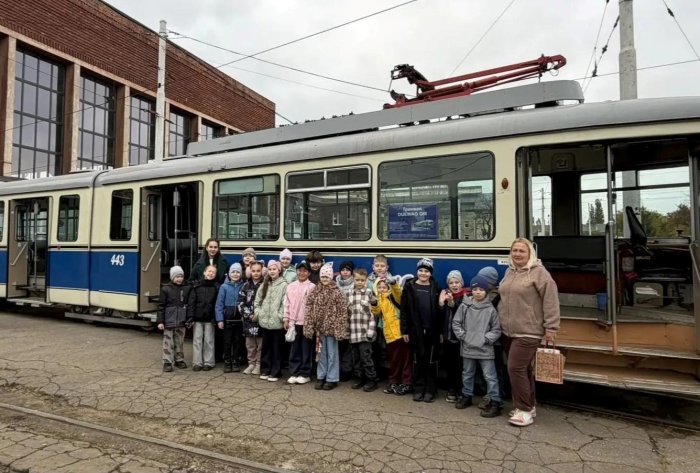 Маленькие гости в большом депо