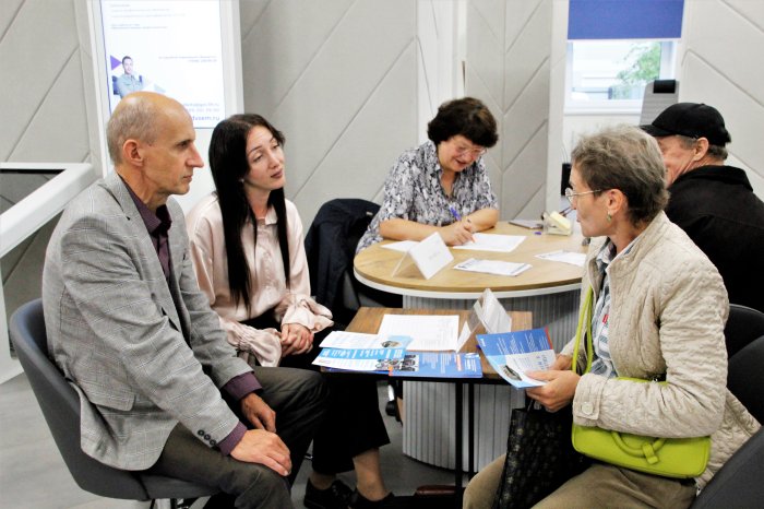 Работники АО «Калининград-ГорТранс» приняли участие в двухдневной мини-ярмарке вакансий