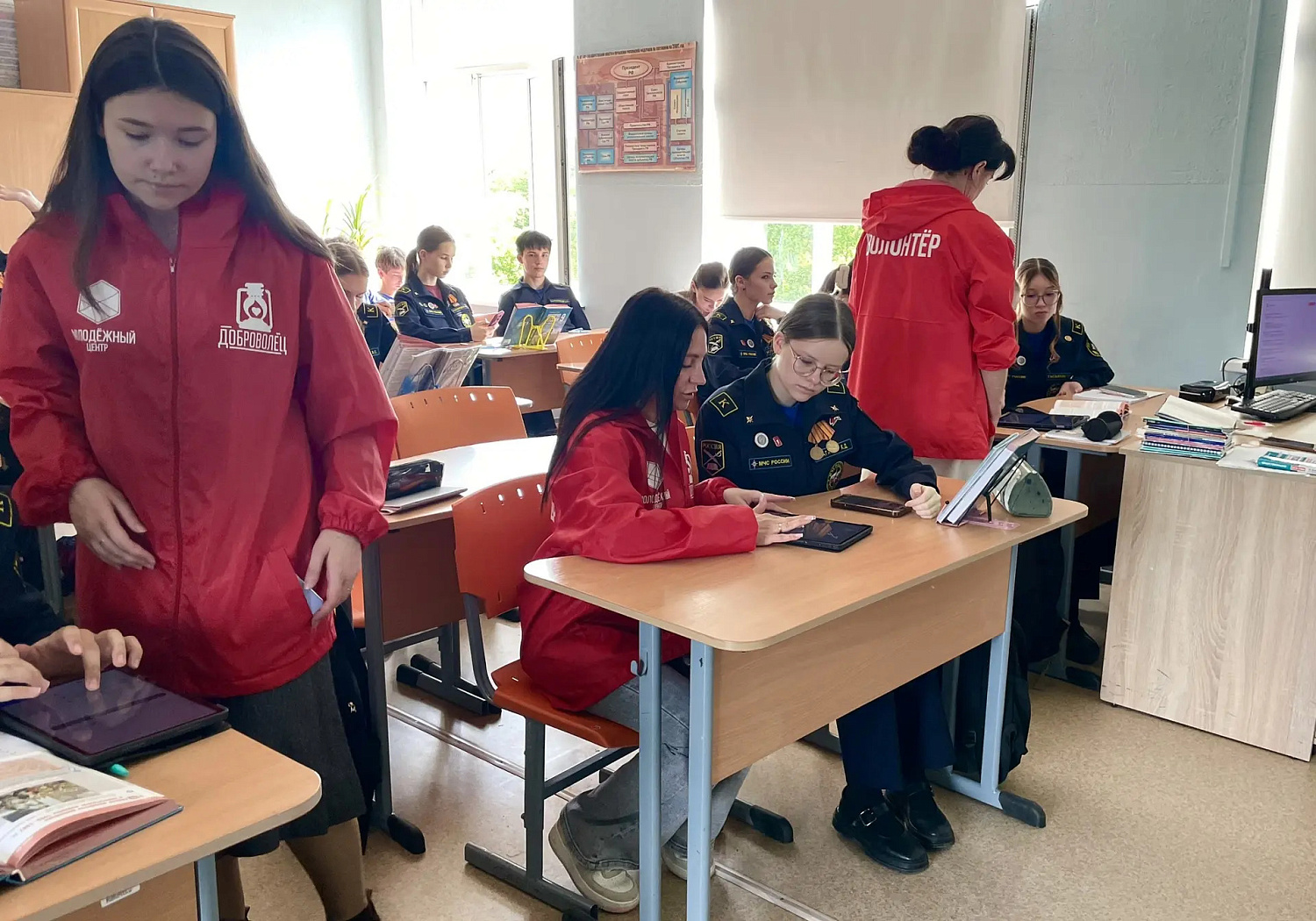 Ежегодно активисты нашего молодежного совета принимают участие в волонтерском проекте "Формирование комфортной городской среды"
