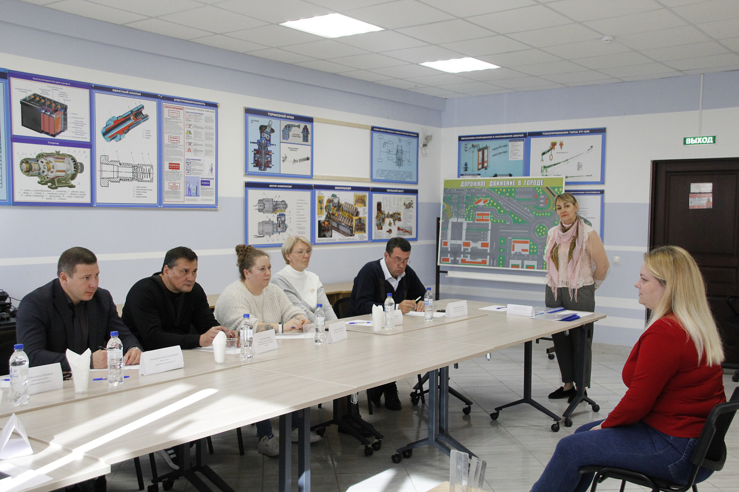 В АО «Калининград-ГорТранс» состоялось заседание приёмной комиссии по отбору кандидатов на обучение в новую группу водителей троллейбусов