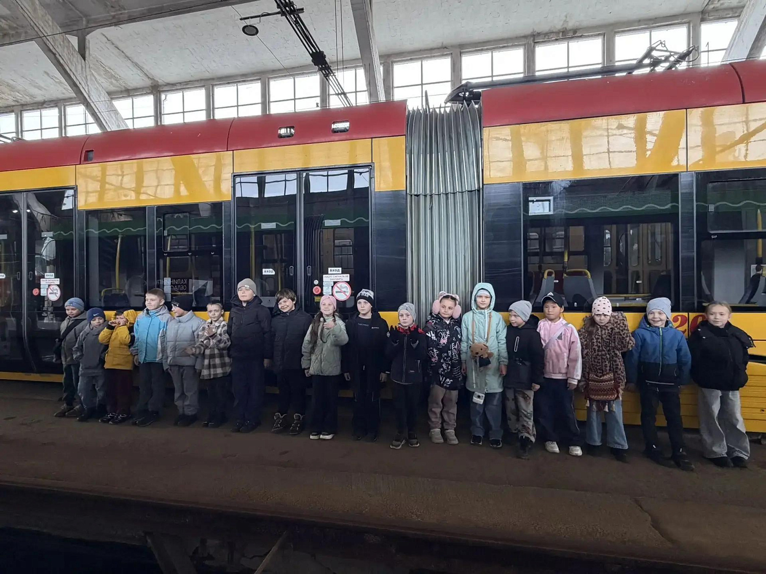 Маленькие гости в большом депо