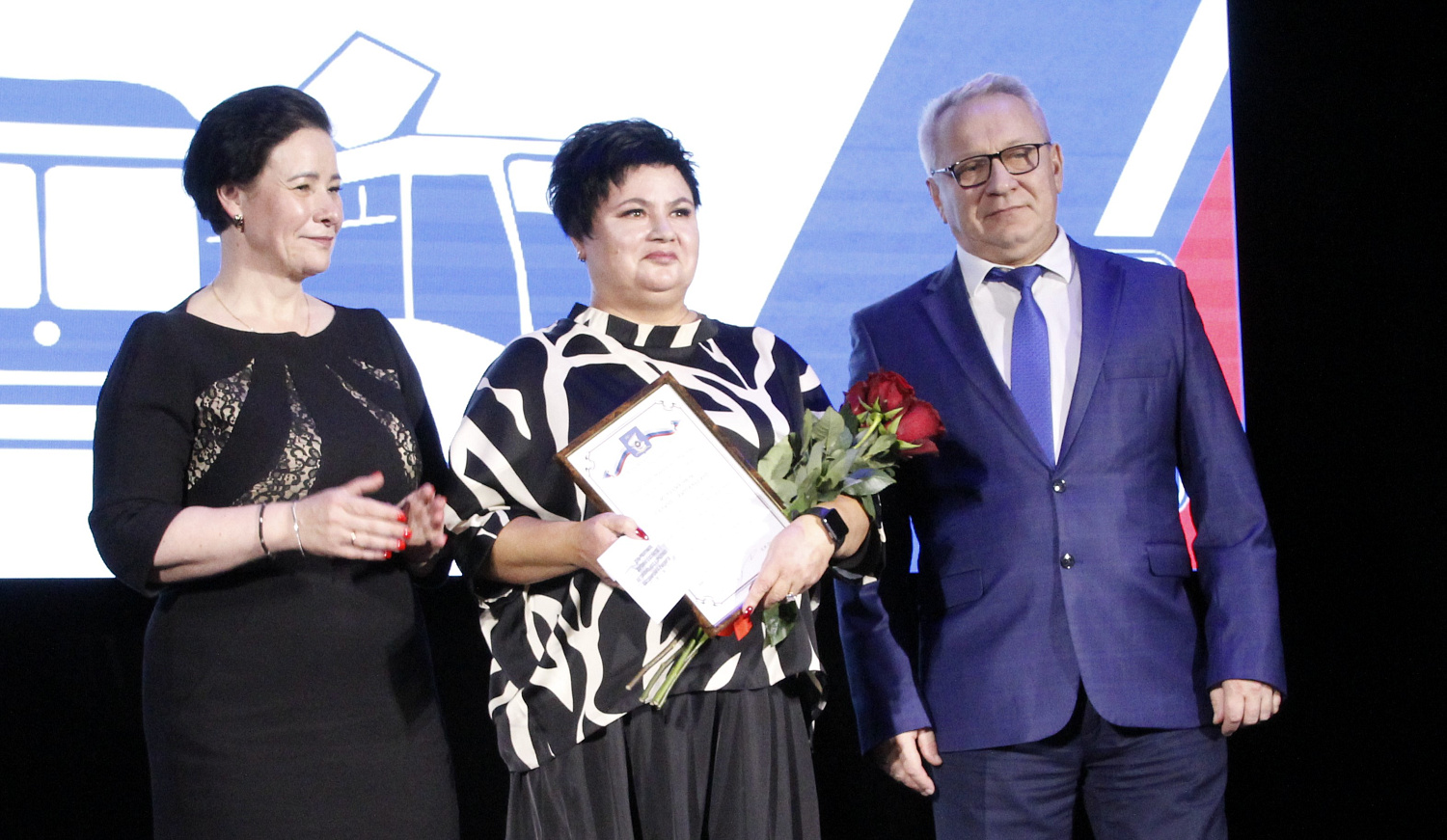 Работники АО «Калининград-ГорТранс» награждены на торжественном мероприятии, посвящённом Дню работника дорожного хозяйства, автомобильного и городского пассажирского транспорта