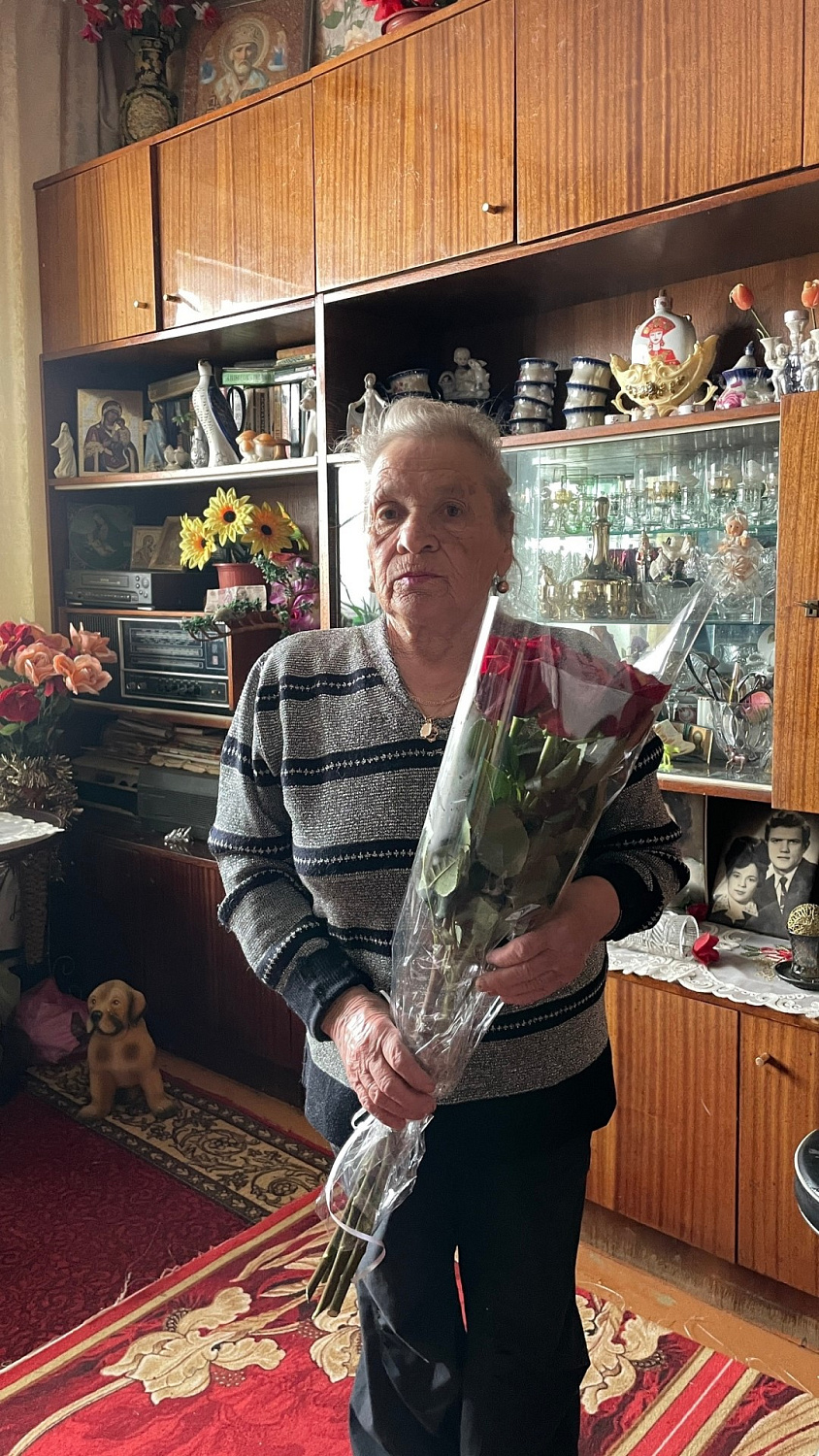 Сердечные поздравления ветеранам в преддверии Дня Победы!