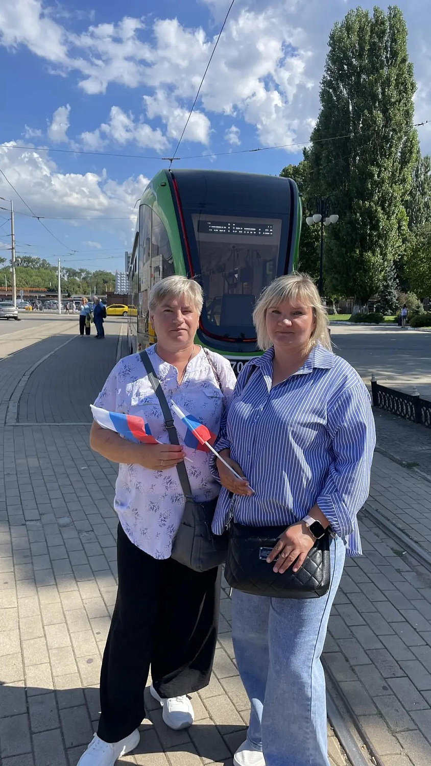 День Государственного флага -  это не просто дата в календаре. Это повод почувствовать себя частью чего-то большого, важного и по-настоящему родного!