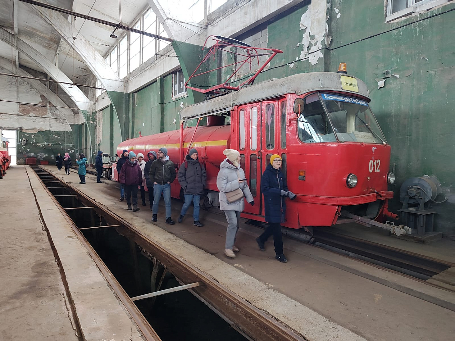 В трамвайном депо прошла экскурсия для жителей города
