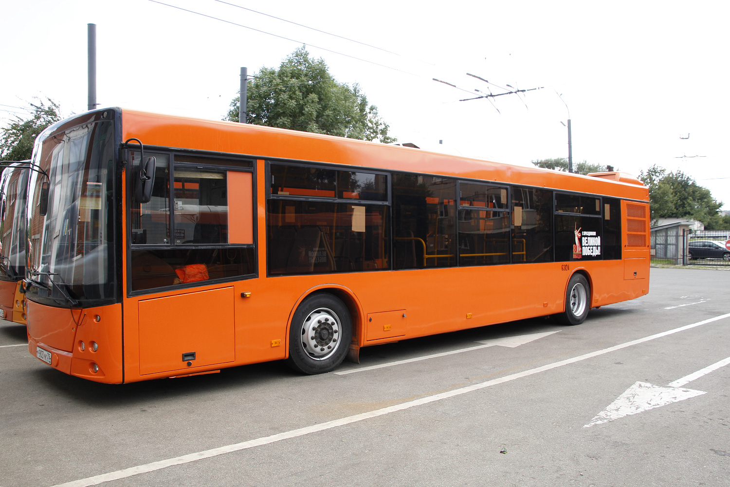 АО «Калининград-ГорТранс» продолжает обновлять свой автопарк: с ремонта только что вышли ещё два автобуса, прошедшие комплексный ремонт