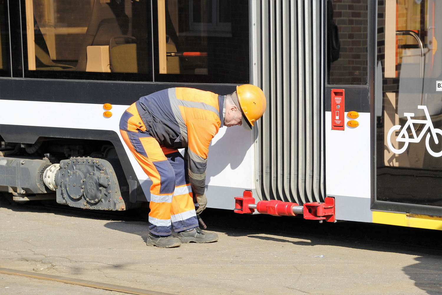 В АО «Калининград-ГорТранс» внедряют новую систему спасения трамваев