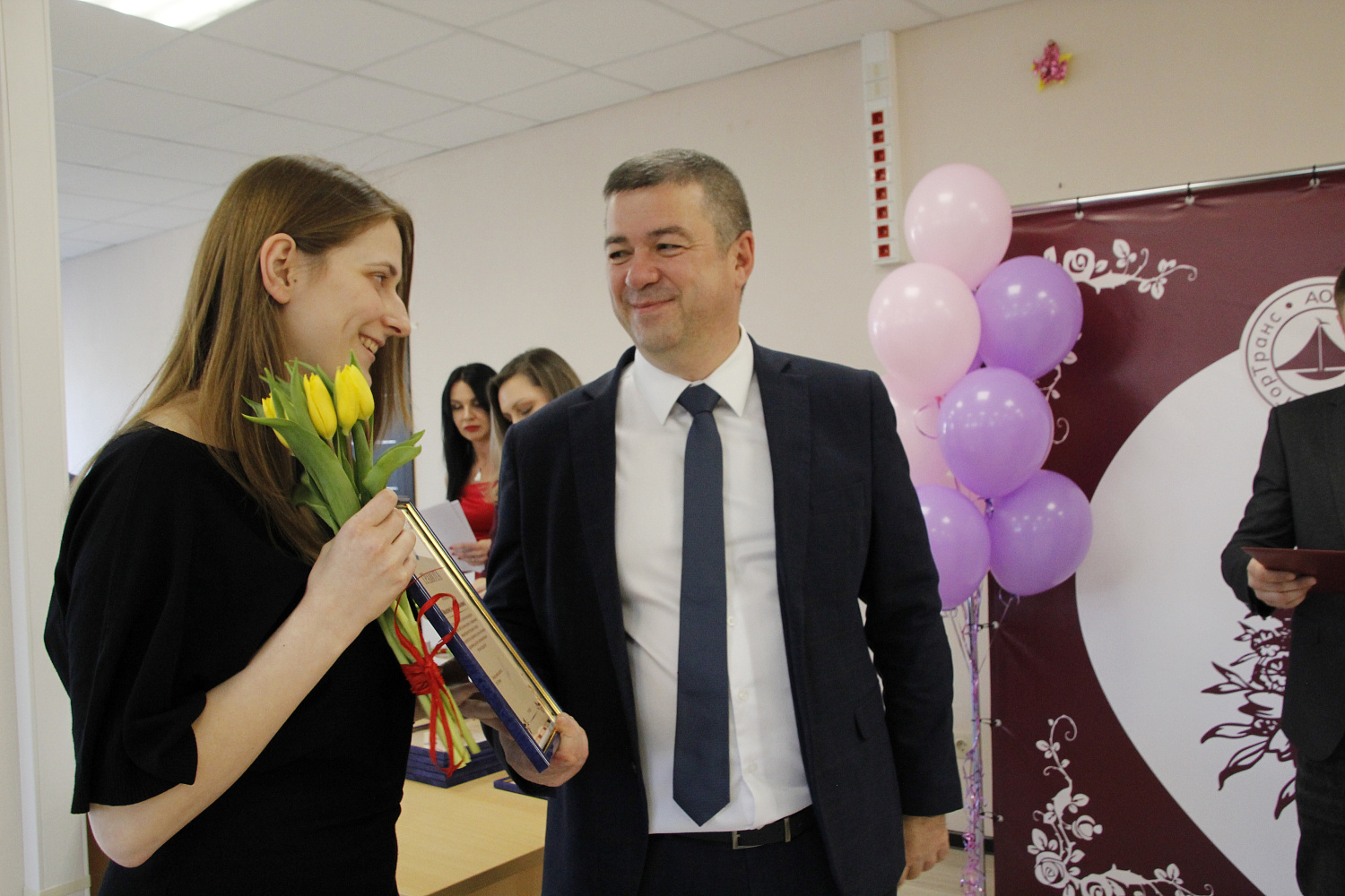 Вместе к успеху: АО «Калининград-ГорТранс» чествует женщин на 8 Марта!